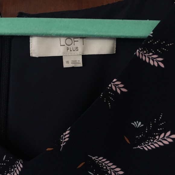LOFT Dresses & Skirts - LOFT PLUS LEAFED V-NECK FLARE DRESS size 16 LOFT Dresses & Skirts - LOFT PLUS LEAFED V-NECK FLARE DRESS size 16
